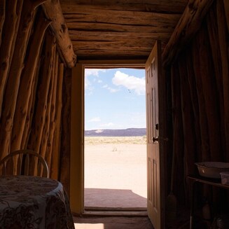 Experience Hogan by the River