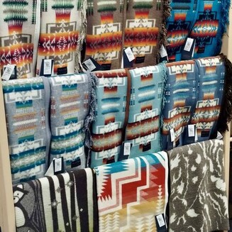 Bien Mur Indian Market